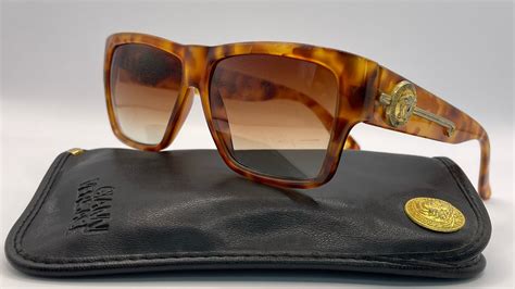 Gianni Versace 372 vintage sunglasses (Episode 17) 